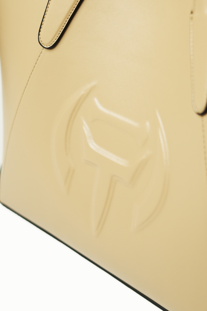 The entire tote bag in beige